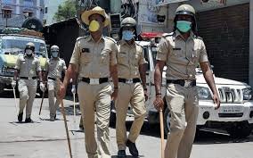 අපරාධවලට චෝදනා ලැබූ හතරක් ඉන්දියාවේදී අත්අඩංගුවට