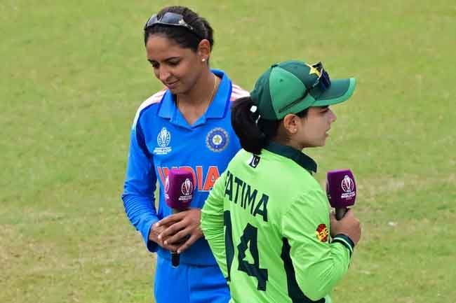 ඉන්දියාව සහ පාකිස්තානය අතර අද තරගයේදීත් අතට අත නෑ