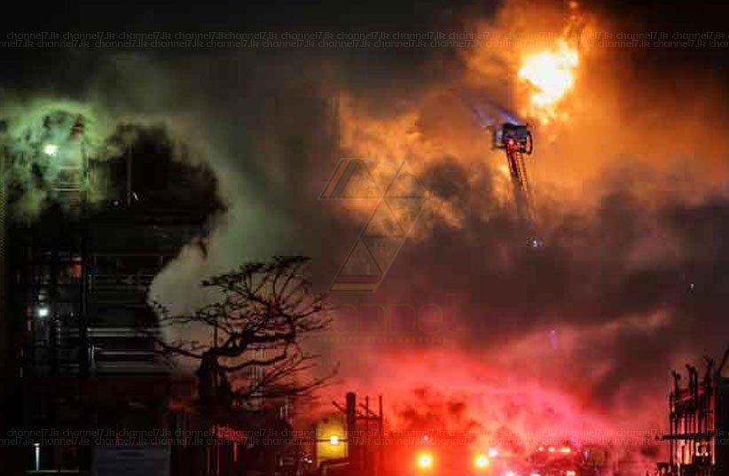 අමෙරිකාවේ විශාලම තෙල් පිරිපහදුවක ගින්නක්